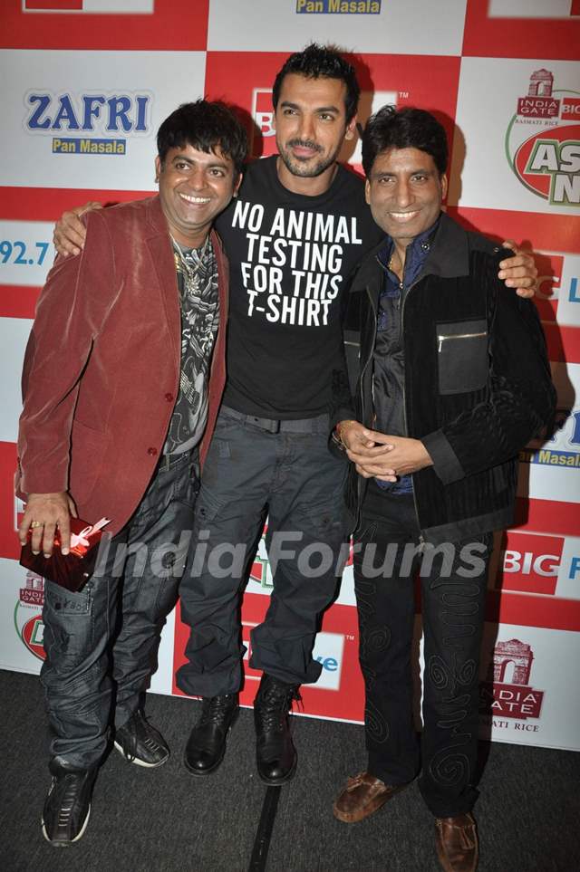 Vijay Ishwarlal Pawar (VIP), Raju Srivastav and John at Big FM''s Green Humour mimicry launch
