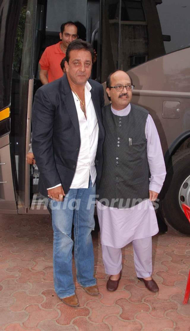 Sanjay Dutt and Amar Singh on the sets of entertainment ke liye kuch bhi karega at Film City