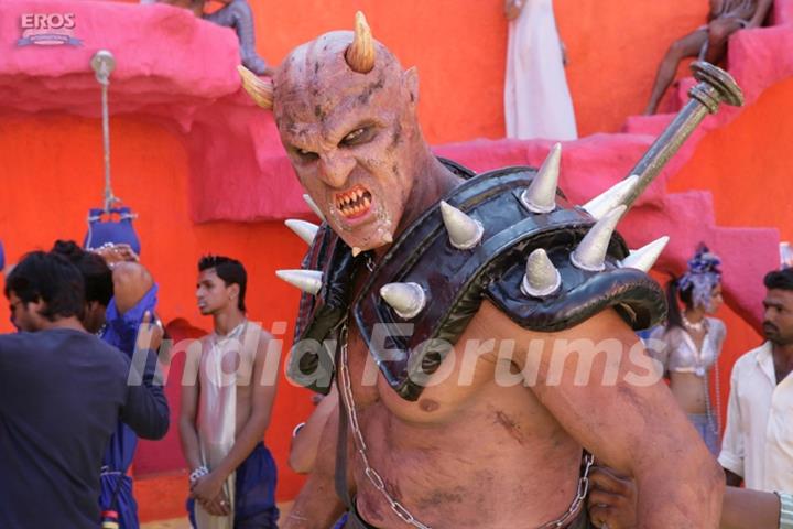 A man in a mask in Drona