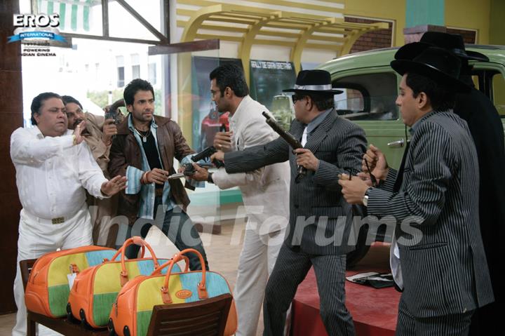 Sunil,Manoj and Tusshar are fighting