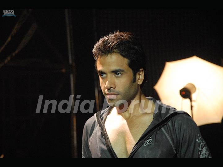 Tusshar Kapoor looking gorgeous