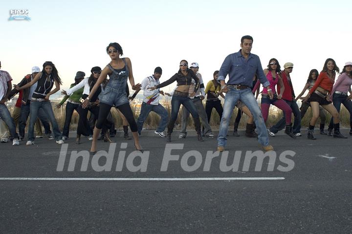 Salman and Priyanka looking ossom