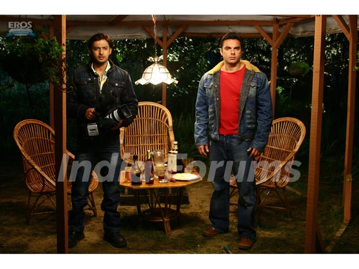 Sohail and Vatsal looking shocked