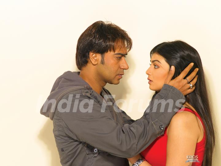 Ajay Devgan romancing with Ayesha Takia