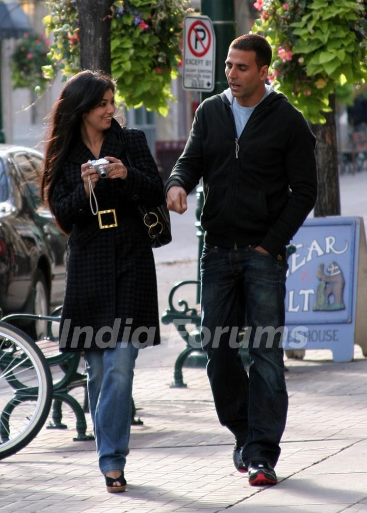 Akshay and Ayesha walking on the footpath