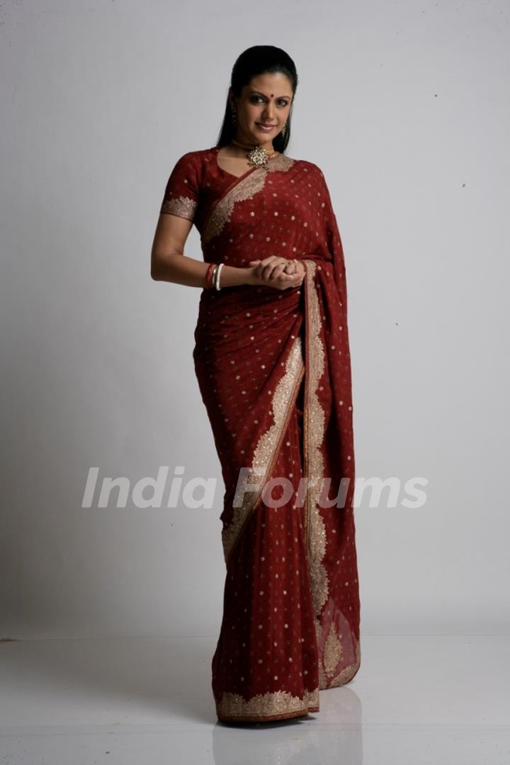 Mandira Bedi looking pretty in Red Sari