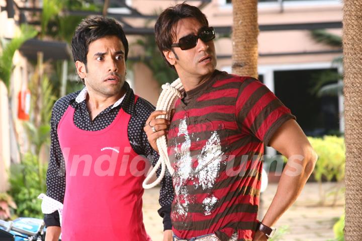 Ajay and Tusshar looking shocked