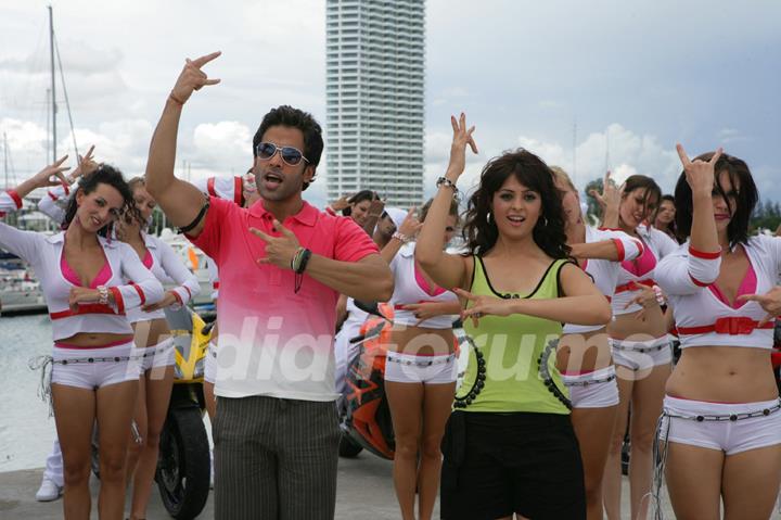 Tushar Kapoor dancing with hot girls