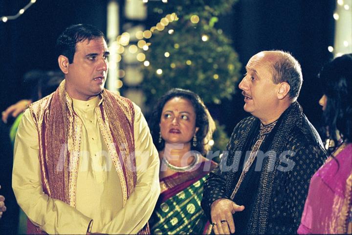 Anupam talking to Boman Irani