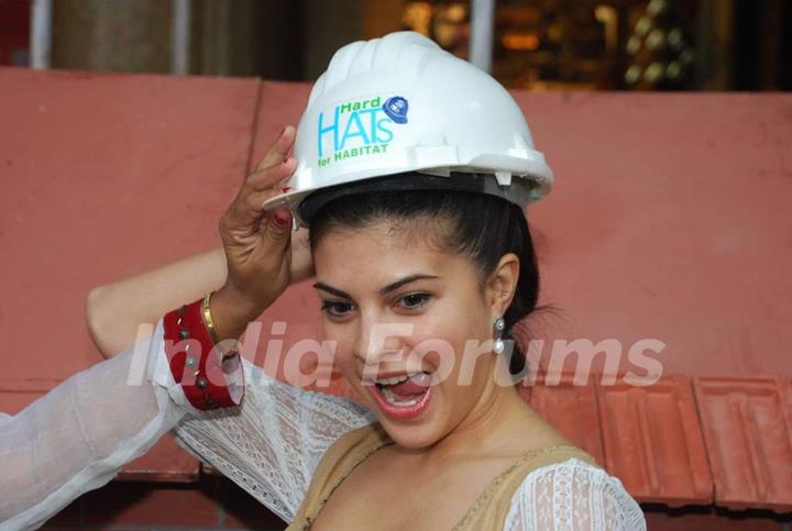 Jacqueline Fernandes promotes Habitat for Humanity cause at Phoenix Mills