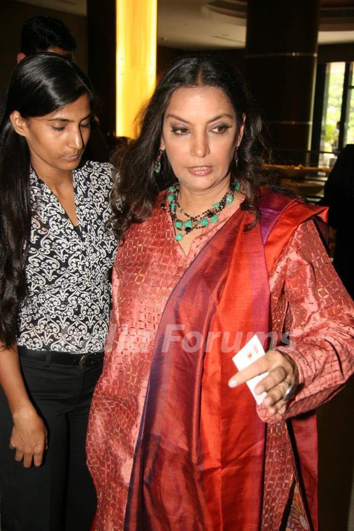 Shabana Azmi at Ek Jodi Kapada press meet at Novotel