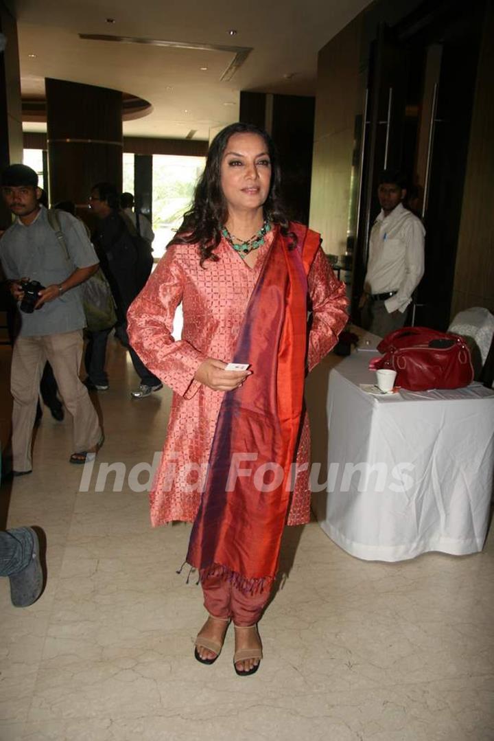 Shabana Azmi at Ek Jodi Kapada press meet at Novotel