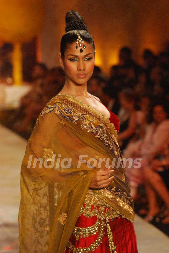 Model showcasing on ramp for Manish Malhotra on day 1 of HDIL