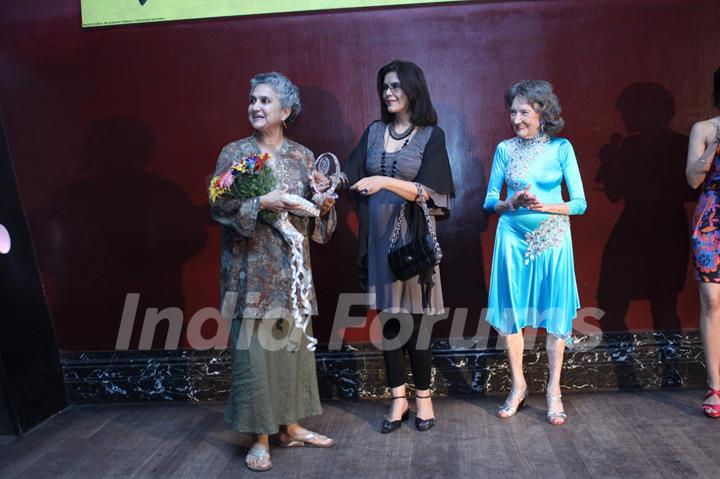 Zeenat Aman at Sandeep Soparkar's International Dance day at Enigma