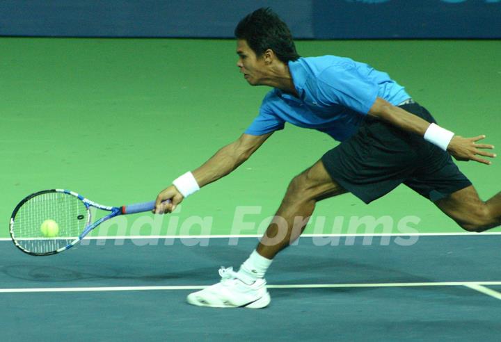 Somdev Devvarman  during his final match against Australia's Greg Jones at the 19 th Commonwealth Games,in New Delhi on Sunday