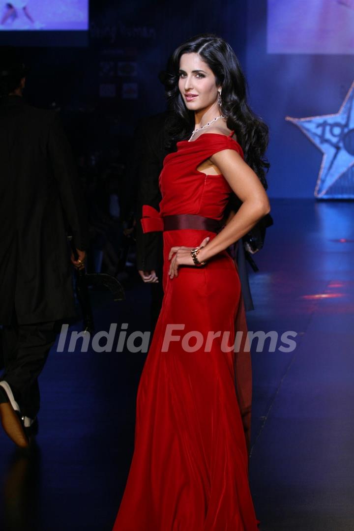 Katrina Kaif in Being Human show at HDIL India Couture Week 2010