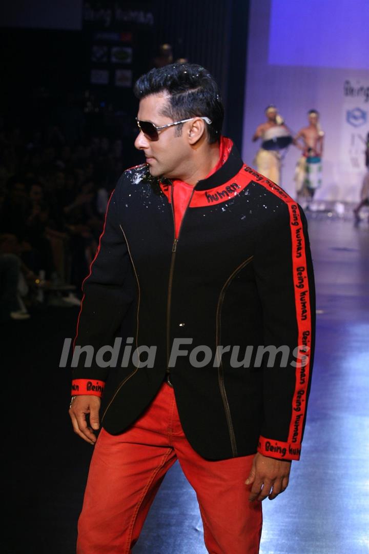 Salman Khan in Being Human show at HDIL India Couture Week 2010