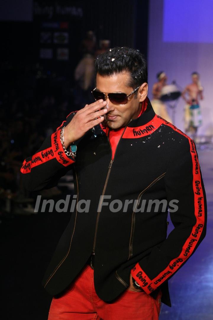 Salman Khan in Being Human show at HDIL India Couture Week 2010