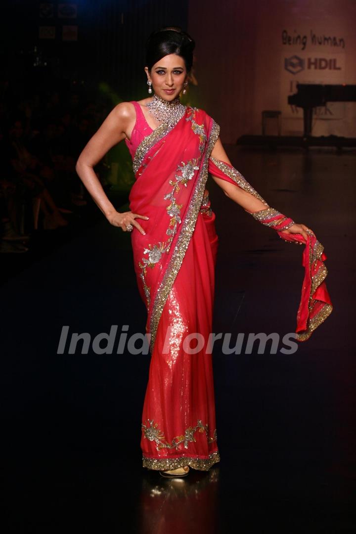 Karishma Kapoor in Being Human show at HDIL India Couture Week 2010