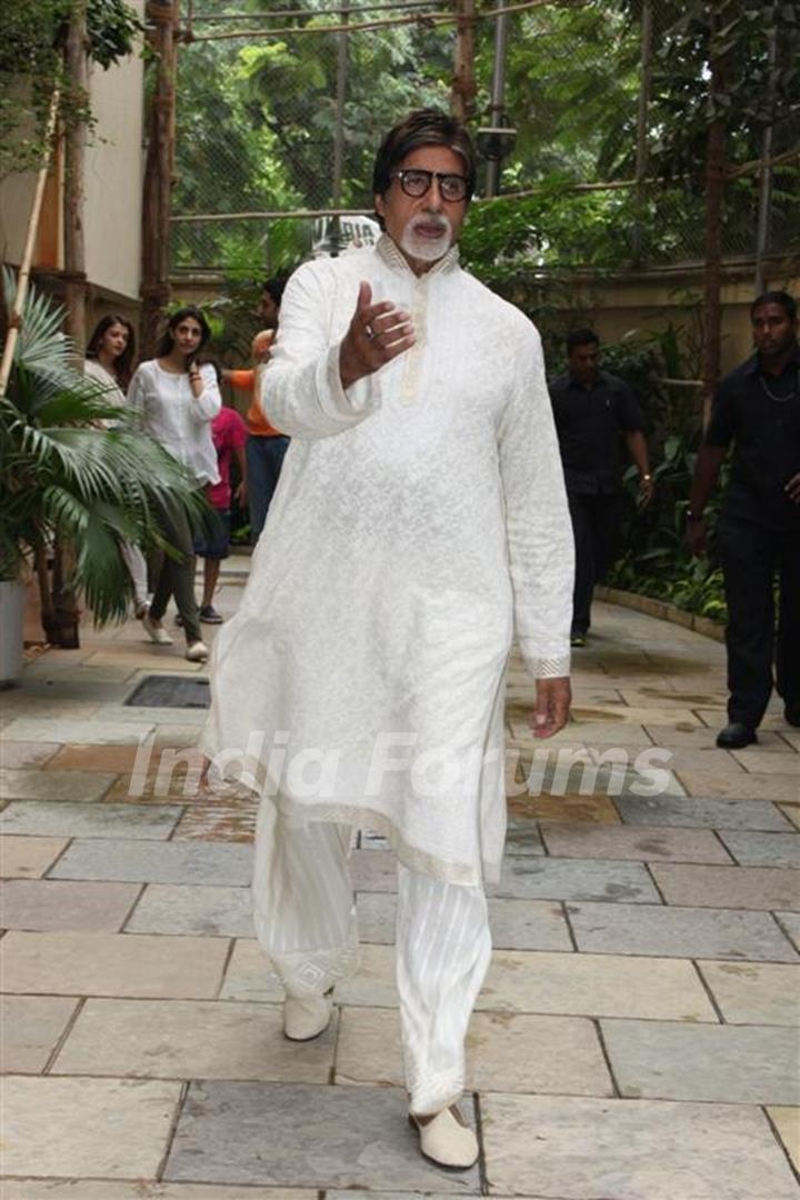 Big B Celebrates His 68th Birthday with Media