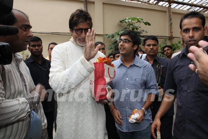 Big B Celebrates His 68th Birthday with Media