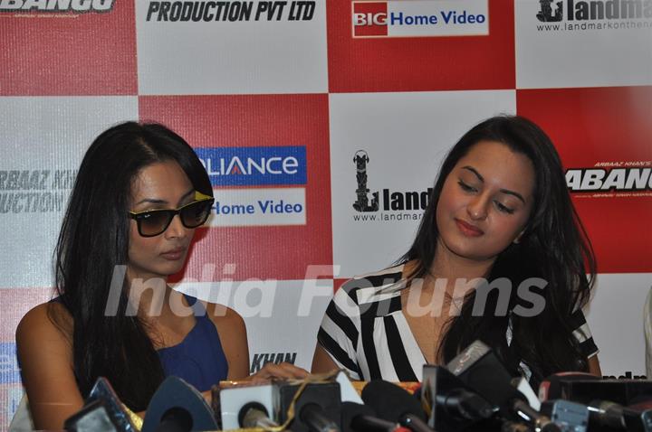 Sonakshi Sinha and Malaika Arora Khan at DVD launch of the movie Dabangg