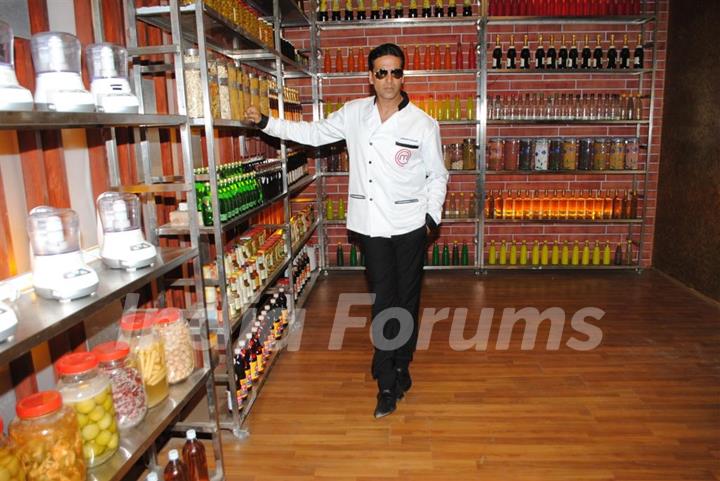 Akshay Kumar on the set of Amul Master Chef India