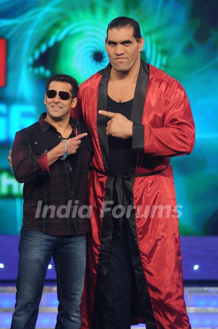 Salman with WWE Superstar The Great Khali