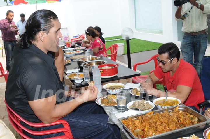 WWE Superstar The Great Khali and wife have lunch with Salman Khan