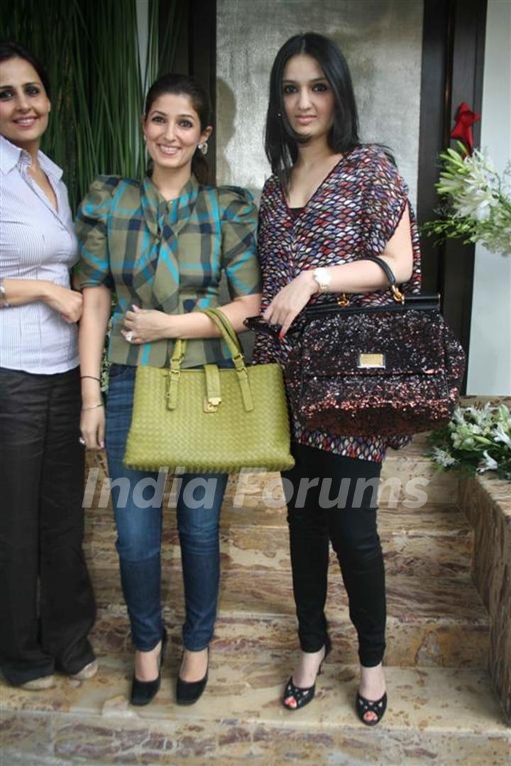 Twinkle Jatin Khanna at Launch of Farah Khan Ali’s Jewelry Store at Bandra, Mumbai