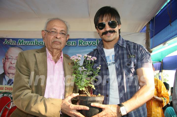 Vivek Oberoi at Tree Plantation Event at Mumbai