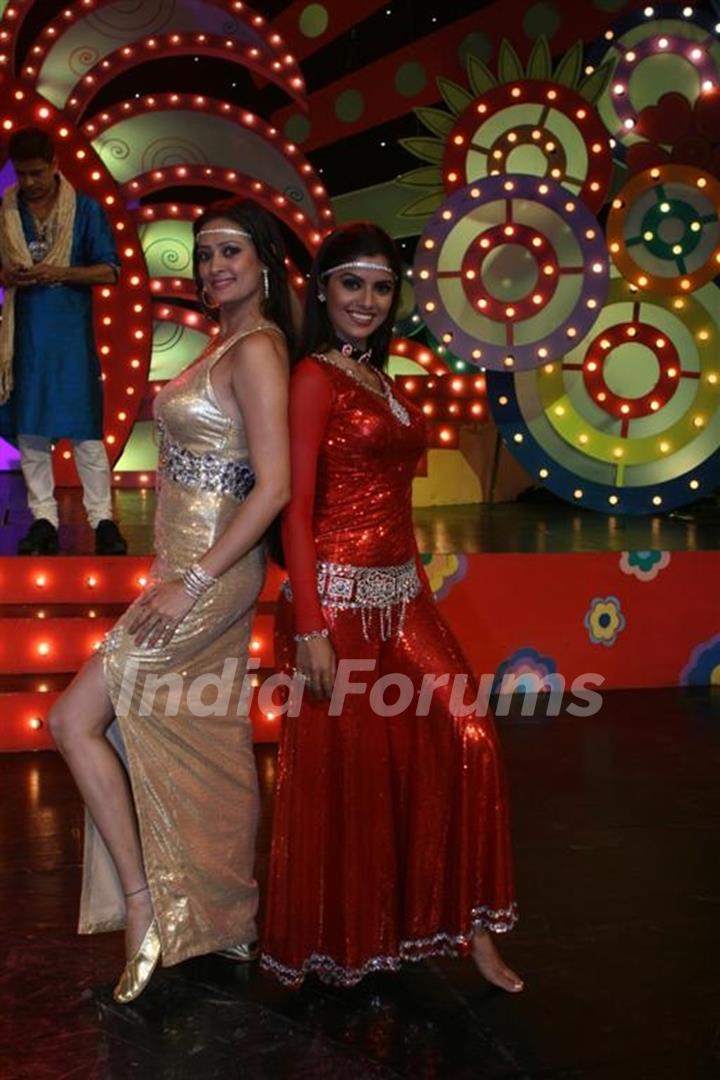 Jassveer Kaur and Sayantani Ghosh at the Zee TV Diwali show