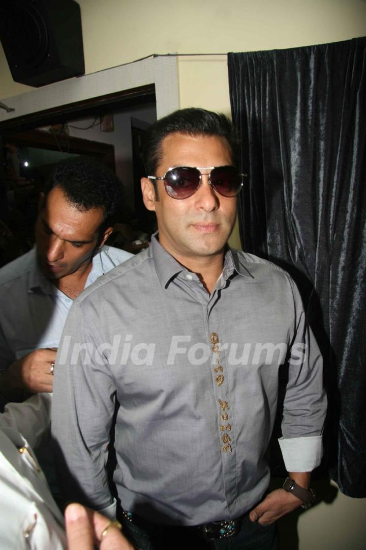 Salman Khan at Milind Deora's Computer Institute donation at Byculla