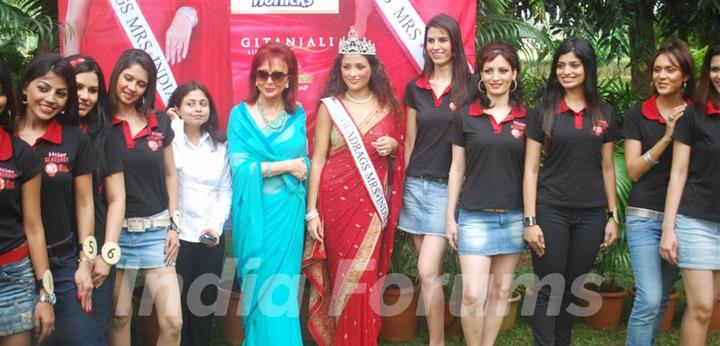 Gladrags Mrs. India Press Conference in Mumbai
