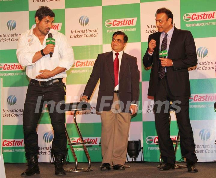 John Abraham and Ravi Shastri at Castrol-ICC World Cup Event at Mumbai