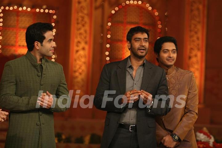 Cast of Movie Golmaal 3 on the sets of Colors Diwali show