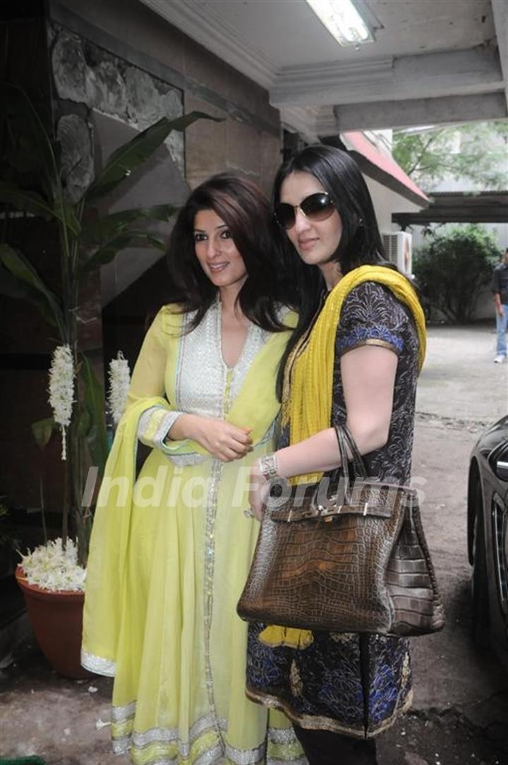 Twinkle Khanna grace Karva Chauth Celebrations at Andheri