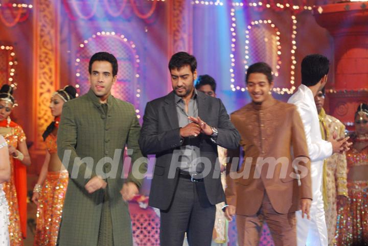 Golmaal 3 stars Ajay Devgan, Tusshar Kapoor and Shreyas Talpade on the sets Colors Diwali show