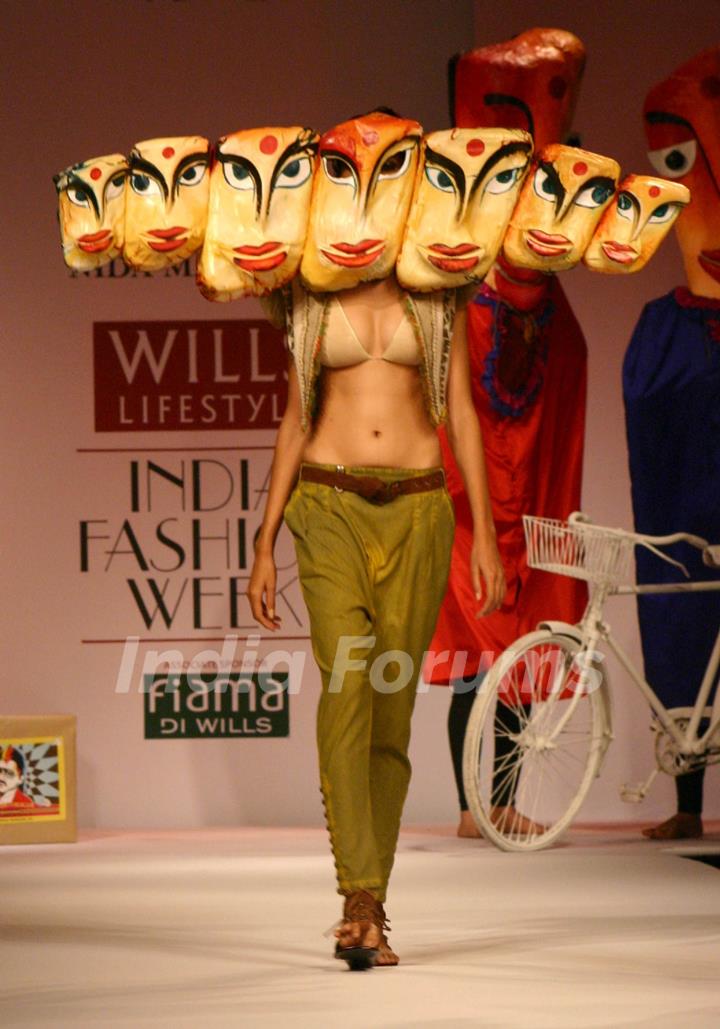 A model showcasing designer Nida Mahmood's creation at the Wills Lifestyle India Fashion Week-Spring summer 2011 in New Delhi on Tue 26 Oct 2010