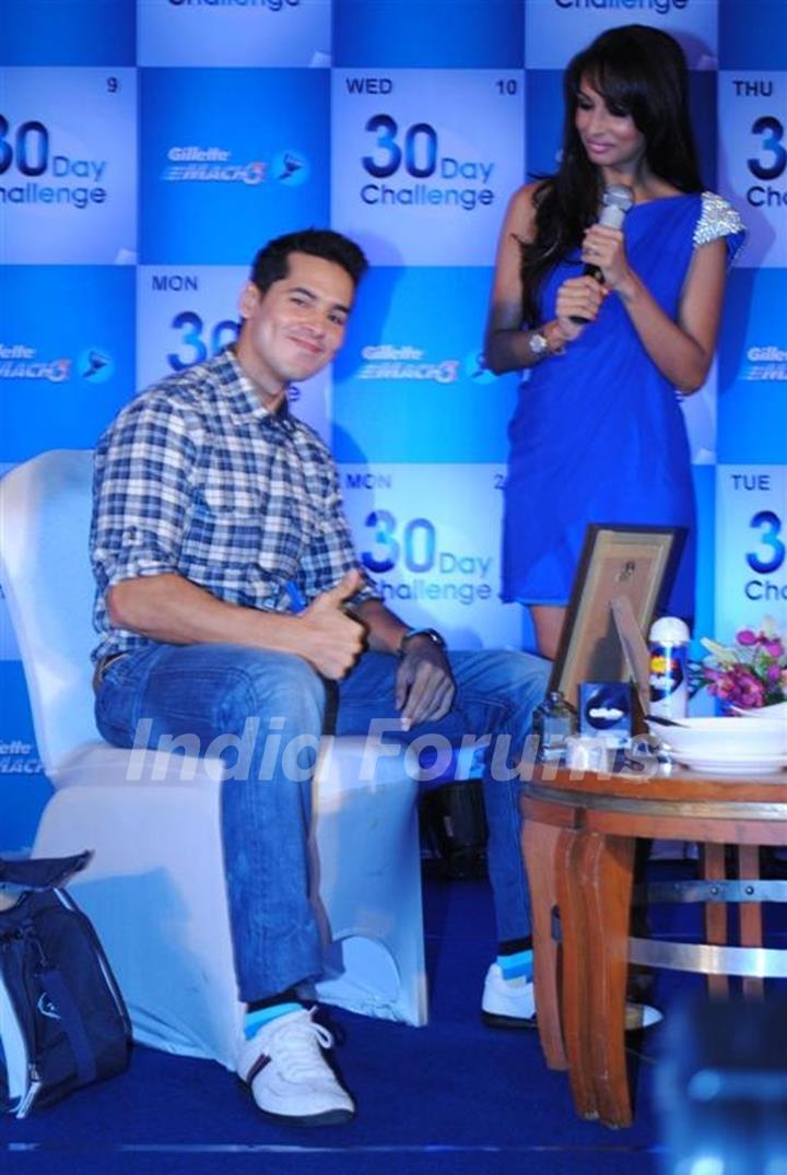 Malaika Arora Khan makes Dino and Ritwik shave at Gillete 30 day challenge event at Taj President