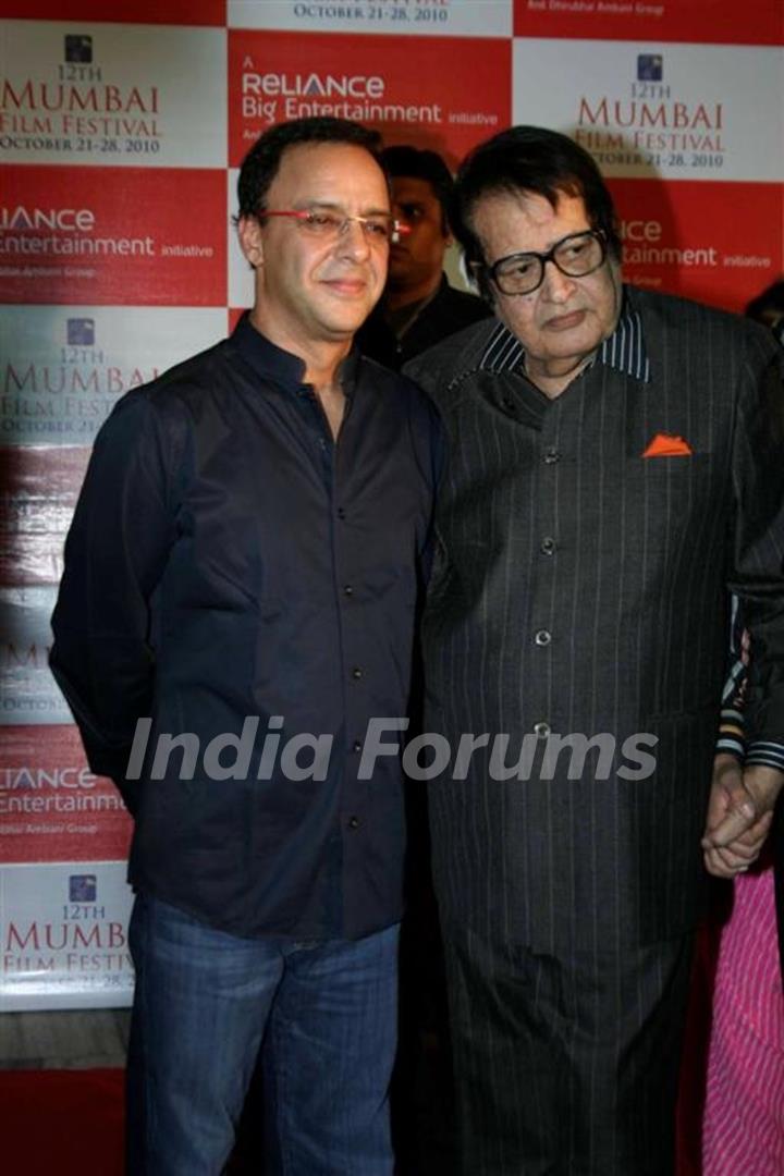 Vidhu Vinod Chopra and Manoj Kumar at Closing ceremony of 12th Mumbai Film Festival