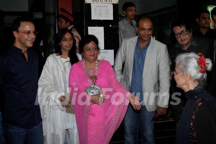 Vidhu Vinod Chopra, Ashutosh and Manoj Kumar at Closing ceremony of 12th Mumbai Film Festival