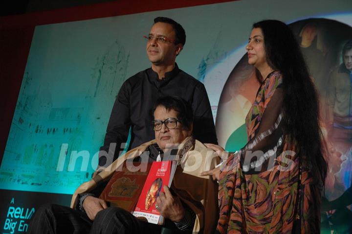 Manoj Kumar and Vidhu Vinod Chopra at Mami Closing ceremony at Chandan Cinema