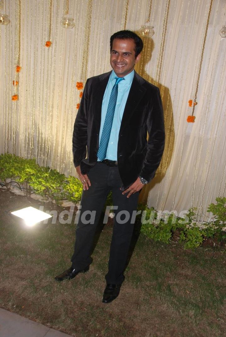 Guest at Vivek Oberoi's wedding reception at ITC Grand Maratha