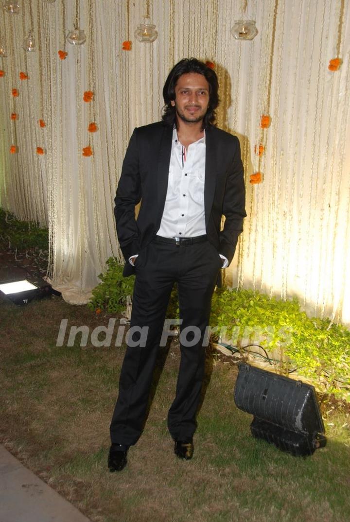 Ritesh Deshmukh at Vivek Oberoi's wedding reception at ITC Grand Maratha