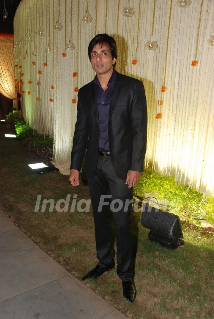 Sonu Sood at Vivek Oberoi's wedding reception at ITC Grand Maratha