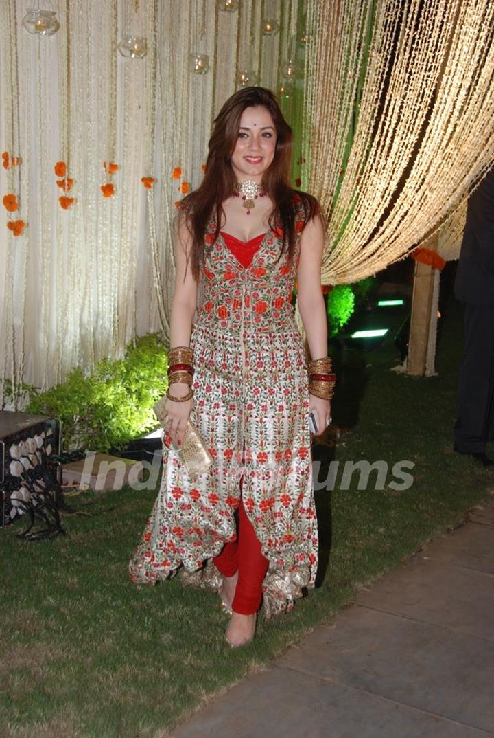 Guest at Vivek Oberoi's wedding reception at ITC Grand Maratha