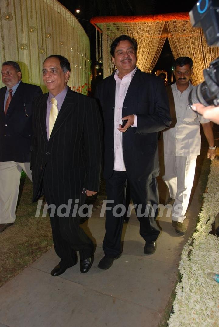 Shatrughan Sinha at Vivek Oberoi's wedding reception at ITC Grand Maratha