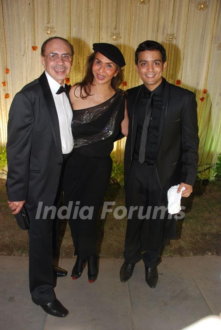 Guest at Vivek Oberoi's wedding reception at ITC Grand Maratha