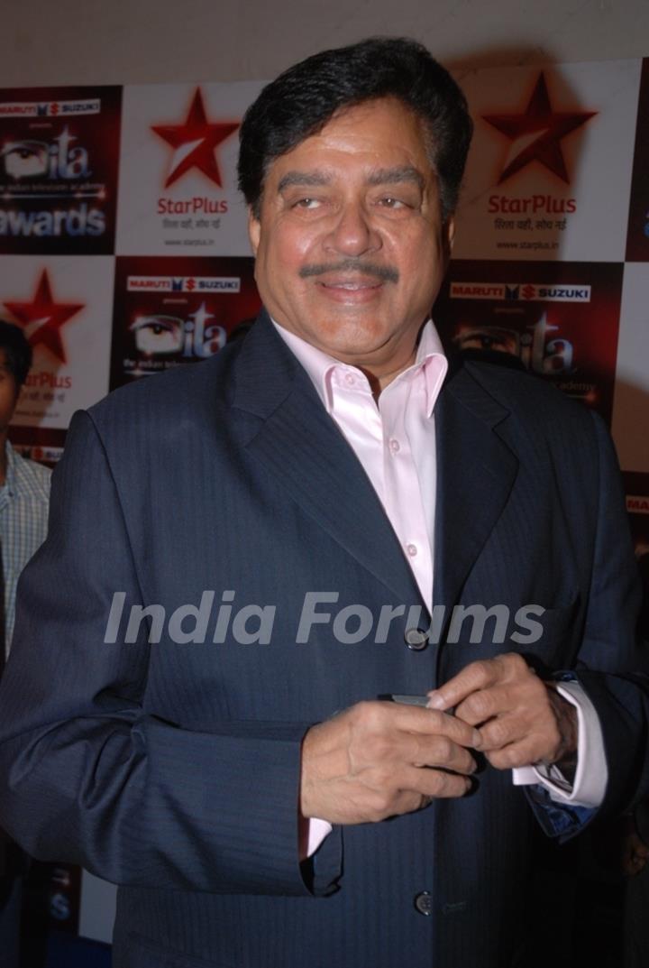 Shatrugan Sinha at the Star Plus ITA awards Red carpet